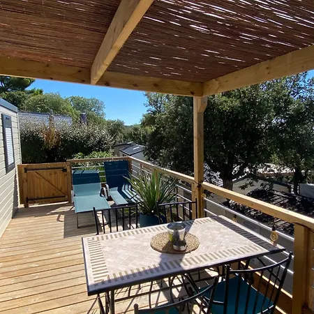 別荘 Mobil-Home Premium Cote D'Azur Camping 4 Etoiles Saint-Raphael Piscines Climatisation Vue Mer Et Parking